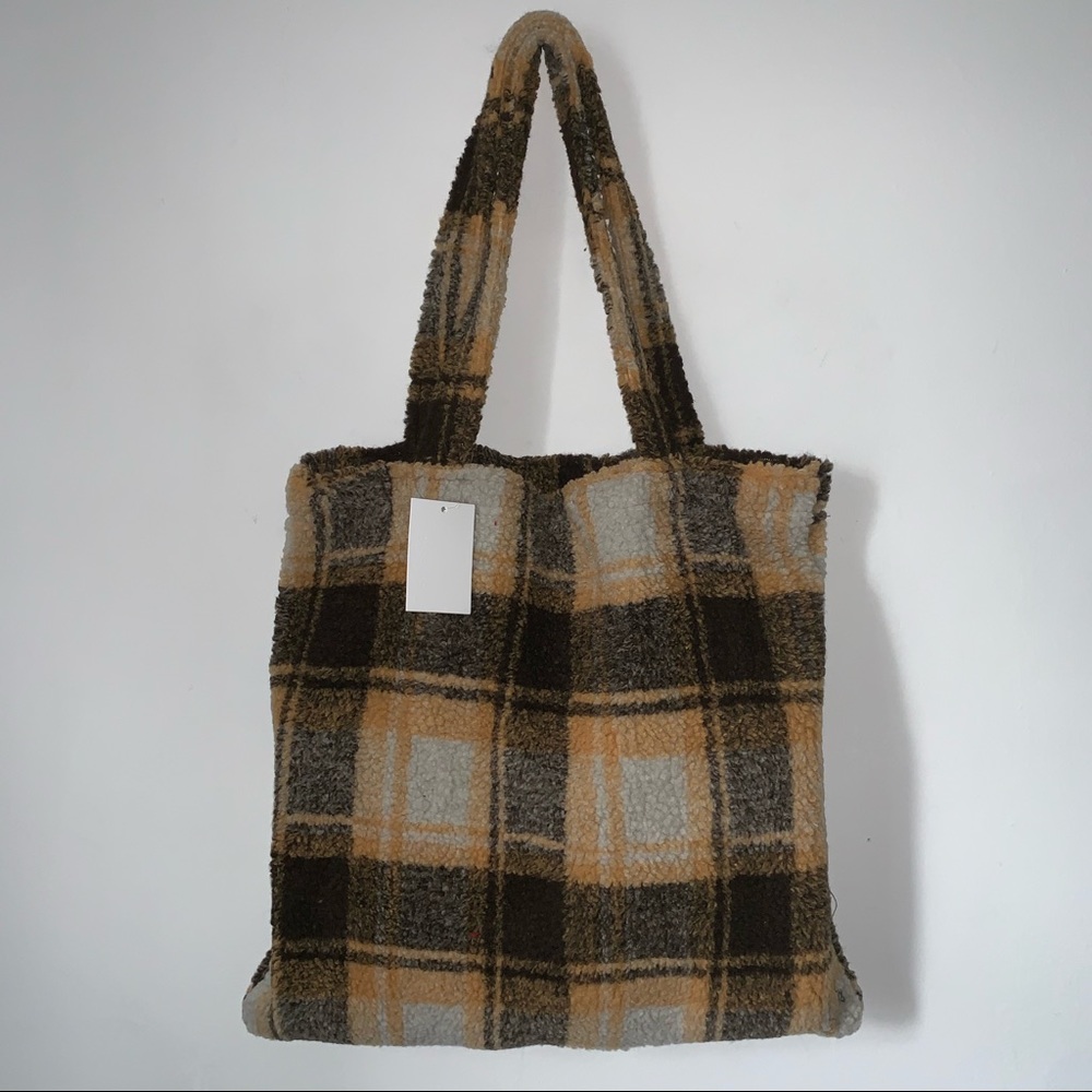 🔥NEW🔥 sherpa plaid print tote bag